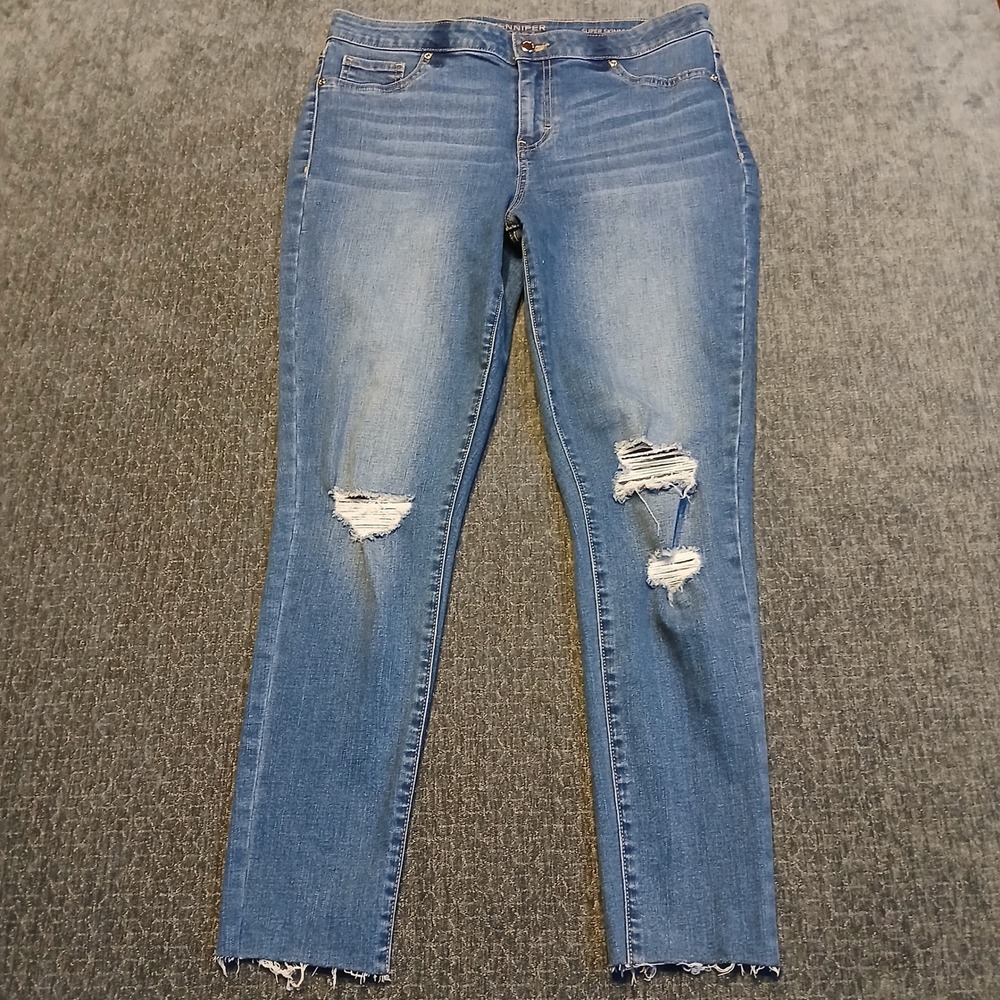 Jennifer Lopez Super Skinny Distressed Jeans Medium Wash Raw Hem Size 12